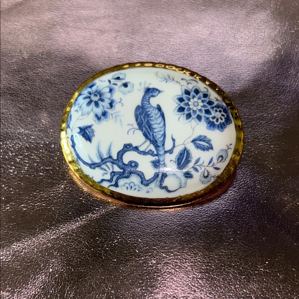 Vintage Elegant Blue and Gold Porcelain Brooch #31032
